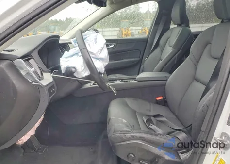 2025 Volvo Xc60 Plus z USA, uszkodzony, nr VIN YV4H60RC5S1007891